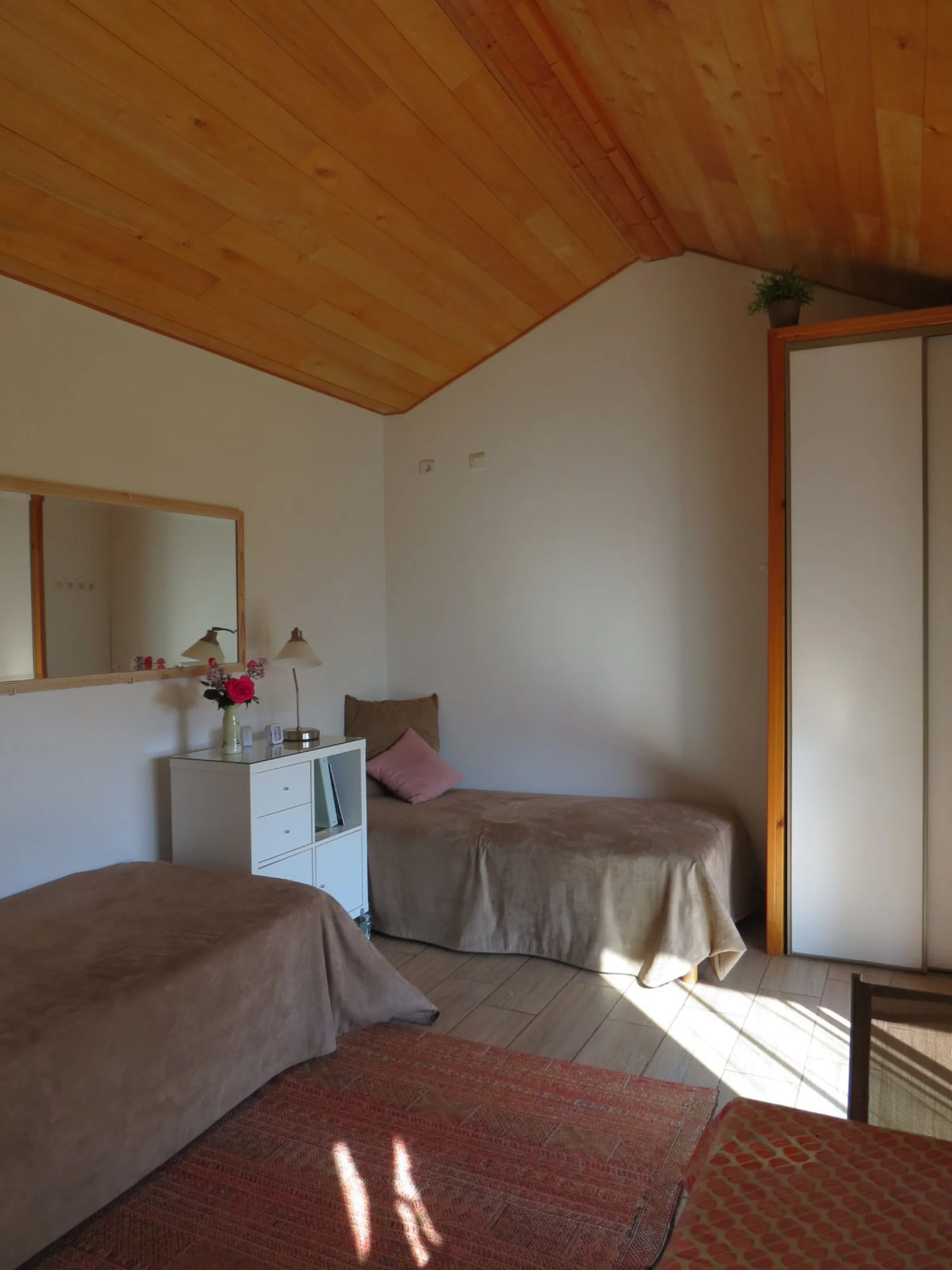 2 lits 190x90 pouvant être rapprochés