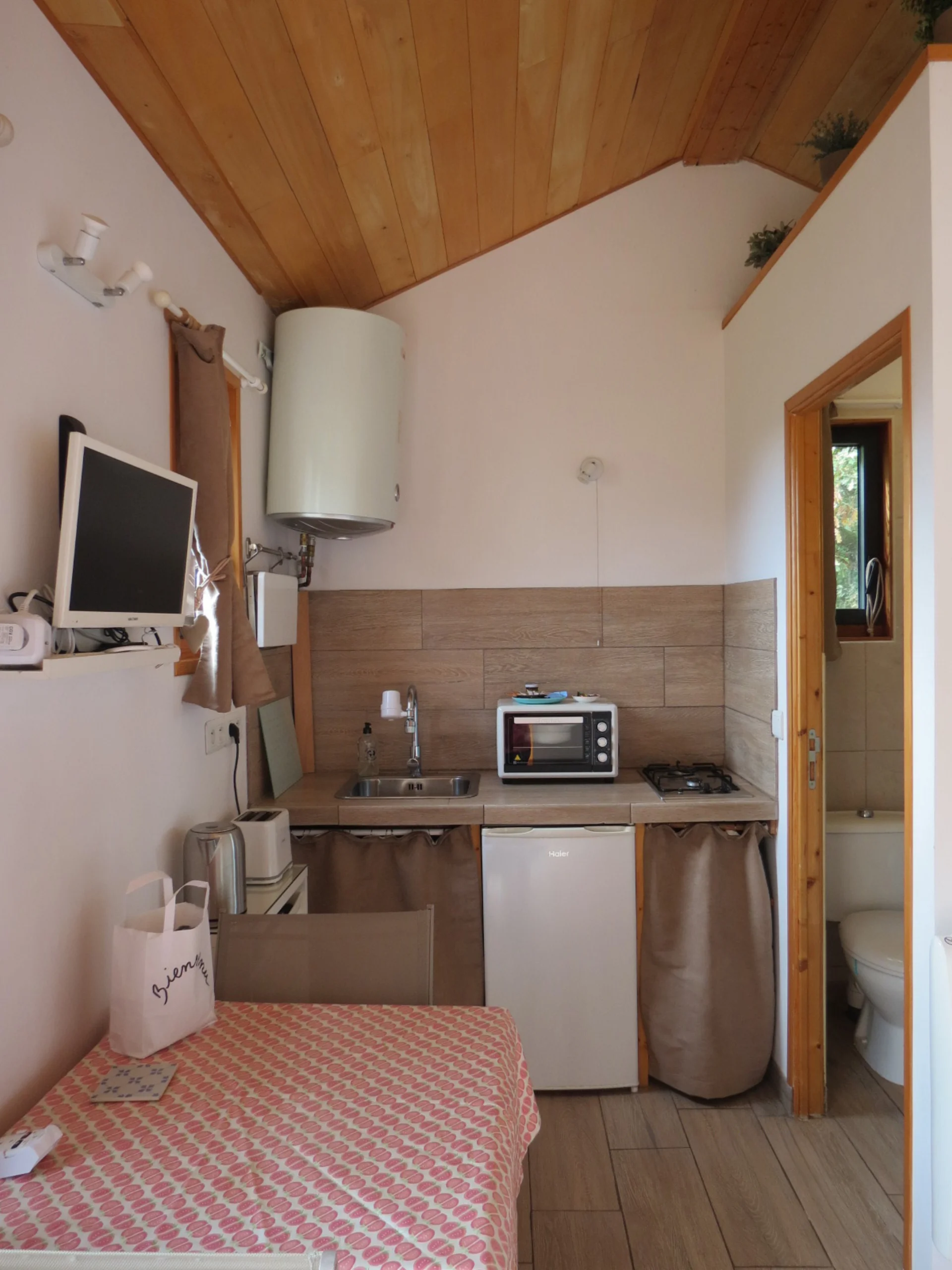 Kitchenette, Salle d'eau, WC